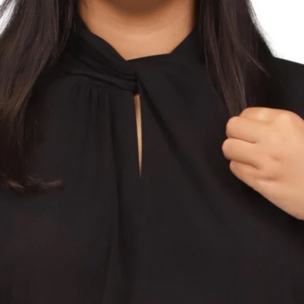 MICHAEL Michael Kors Womens Black Twist Neck Tee Blouse Shirt Plus 1X - Picture 2 of 3